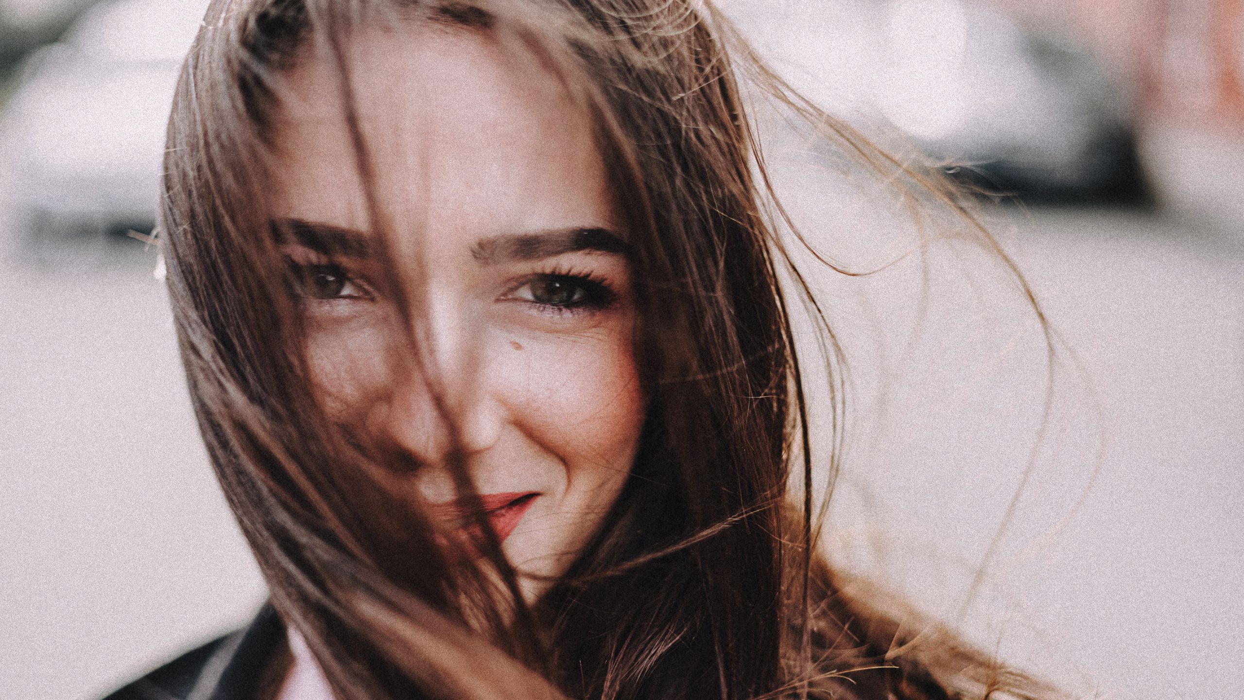 Why Is Long Hair So Attractive? Science, Style & Social Trends Explained?